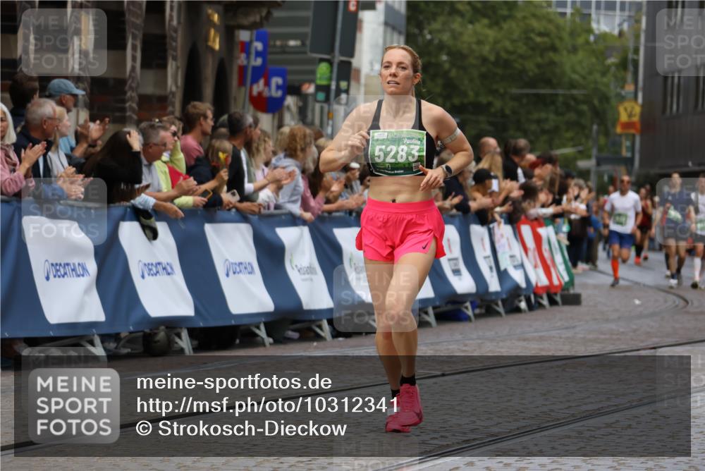 13.09.2026 - 21. swb-Marathon Bremen Strokosch-Dieckow http://msf.ph/oto/10312341 13.09.2026 13:04:40 Ziel 650, 744, 1860, 3284, 3424, 4110, 4239, 6815, 7871, 9813, 1712, 2646, 5283, 5674, 6708, 7538, 7814, 8054, 9306, 9495, 9689, 13187 meine-sportfotos.de