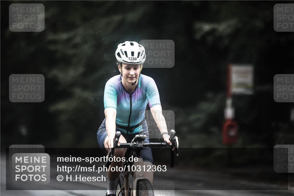 13.09.2026 - Stadtparktriathlon H.Heesch http://msf.ph/oto/10312363 13.09.2026 12:53:36 Radfahren 1280 meine-sportfotos.de