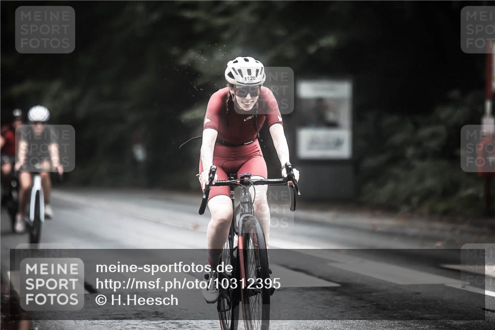 13.09.2026 - Stadtparktriathlon H.Heesch http://msf.ph/oto/10312395 13.09.2026 12:53:50 Radfahren 1088, 1120, 1136, 1232, 1255, 1257 meine-sportfotos.de