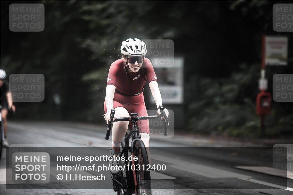 13.09.2026 - Stadtparktriathlon H.Heesch http://msf.ph/oto/10312400 13.09.2026 12:53:50 Radfahren 1088, 1120, 1136, 1232, 1255, 1257 meine-sportfotos.de
