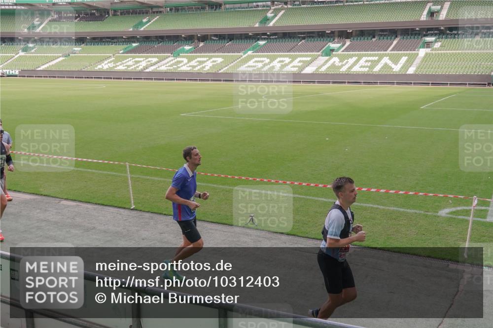 13.09.2026 - 21. swb-Marathon Bremen Michael Burmester http://msf.ph/oto/10312403 13.09.2026 12:48:14 Laufen im Stadion 382, 384, 572, 621, 826, 868, 889, 1349, 1554, 1872, 1925, 2266, 2287, 2538, 2605, 2646, 2844, 2956, 3110, 3118, 3127, 3242, 3276, 3284, 3297, 3424, 3466, 3520, 3794, 3910, 4025, 4082, 4239, 4614, 4712, 4729, 4732, 4808, 4898, 4992, 5424, 5517, 5725, 5803, 5976, 6025, 6053, 6058, 6686, 6708, 6784, 6951, 7064, 7102, 7399, 7538, 7636, 7803, 7814, 7871, 7876, 8060, 8334, 8611, 8621, 8706, 8877, 8973, 8980, 8981, 9010, 9035, 9061, 9429, 9689, 9918, 9934, 13091 meine-sportfotos.de