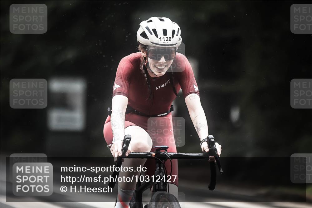 13.09.2026 - Stadtparktriathlon H.Heesch http://msf.ph/oto/10312427 13.09.2026 12:53:51 Radfahren 1088, 1120, 1136, 1232, 1255, 1257 meine-sportfotos.de