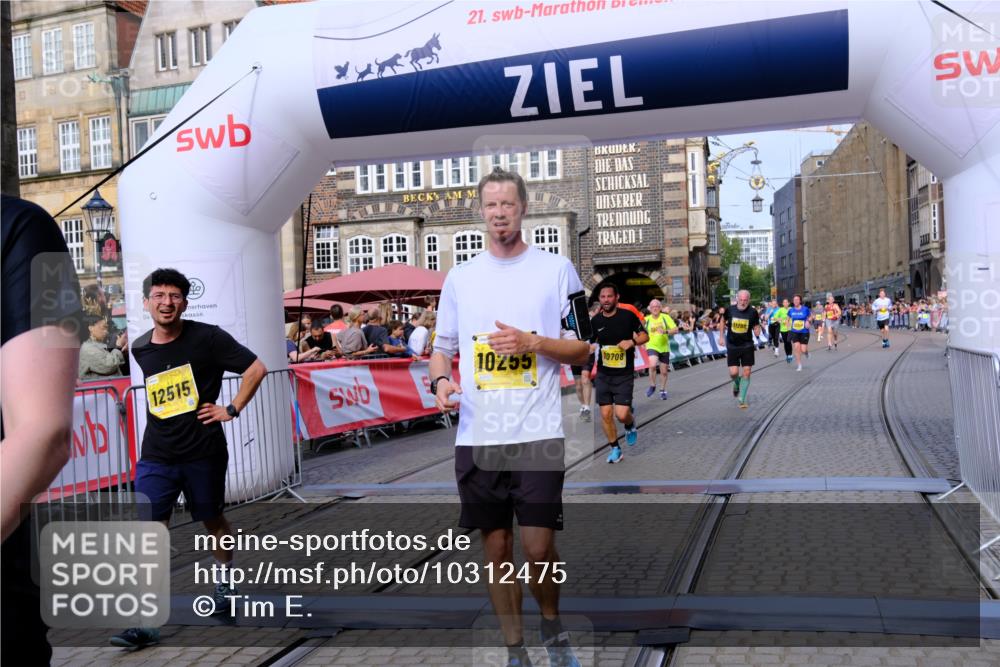 13.09.2026 - 21. swb-Marathon Bremen Tim E. http://msf.ph/oto/10312475 13.09.2026 10:54:10 Ziel 10174, 10255, 10478, 10579, 10684, 10685, 10708, 10822, 10905, 10947, 11010, 11206, 11489, 11596, 11950, 12075, 12244, 12331, 12341, 12356, 12405, 12435, 12492, 12515, 13531, 13597 meine-sportfotos.de