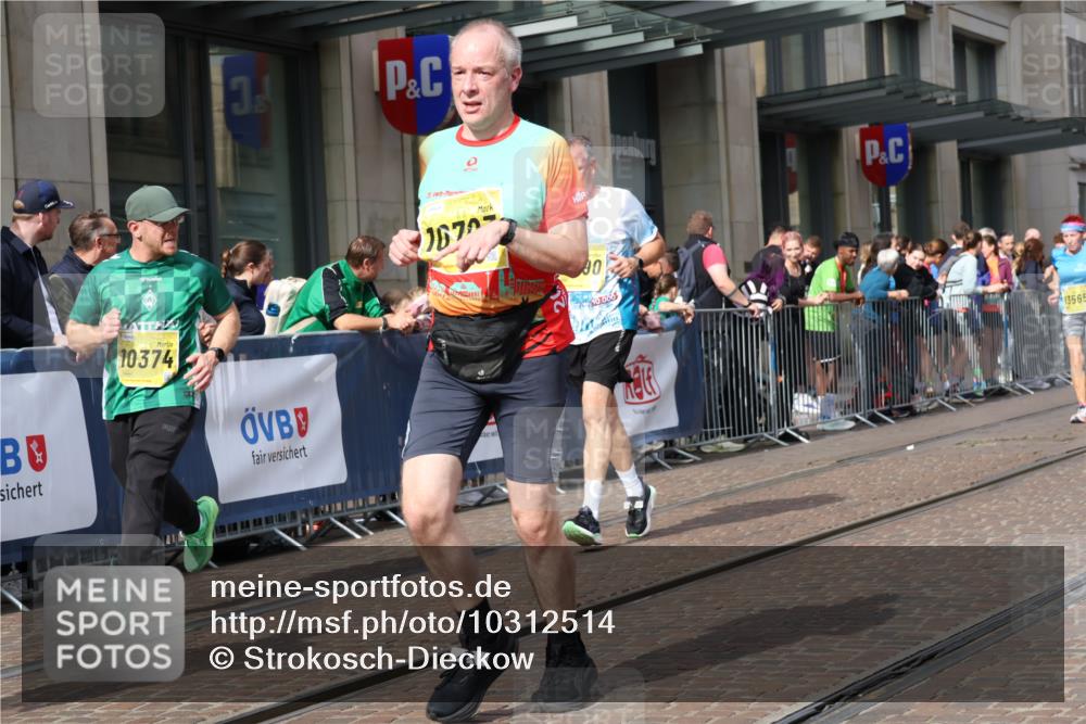 13.09.2026 - 21. swb-Marathon Bremen Strokosch-Dieckow http://msf.ph/oto/10312514 13.09.2026 10:55:47 Ziel 10246, 10298, 10365, 10443, 10690, 10699, 10703, 10949, 10957, 10960, 11219, 11280, 11693, 11782, 11790, 11972, 12061, 12143, 12452, 12476, 12484, 13565, 10203, 10243, 10256, 10297, 10374, 10379, 10423, 10529, 10550, 10788, 10809, 10881, 10952, 11377, 11414, 11510, 11557, 11748, 11862, 11941, 11975, 11977, 12030, 12108, 12125, 12143, 12150, 12188, 12348 meine-sportfotos.de