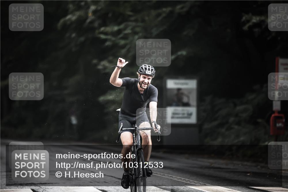 13.09.2026 - Stadtparktriathlon H.Heesch http://msf.ph/oto/10312533 13.09.2026 11:46:18 Radfahren 882, 939, 945, 946 meine-sportfotos.de
