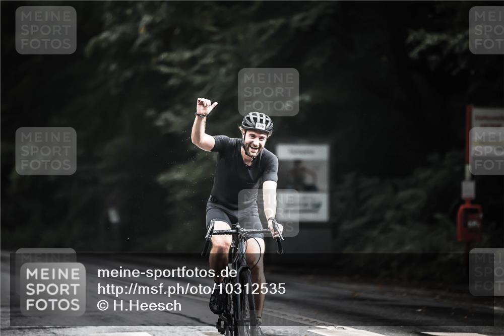 13.09.2026 - Stadtparktriathlon H.Heesch http://msf.ph/oto/10312535 13.09.2026 11:46:18 Radfahren 882, 939, 945, 946 meine-sportfotos.de
