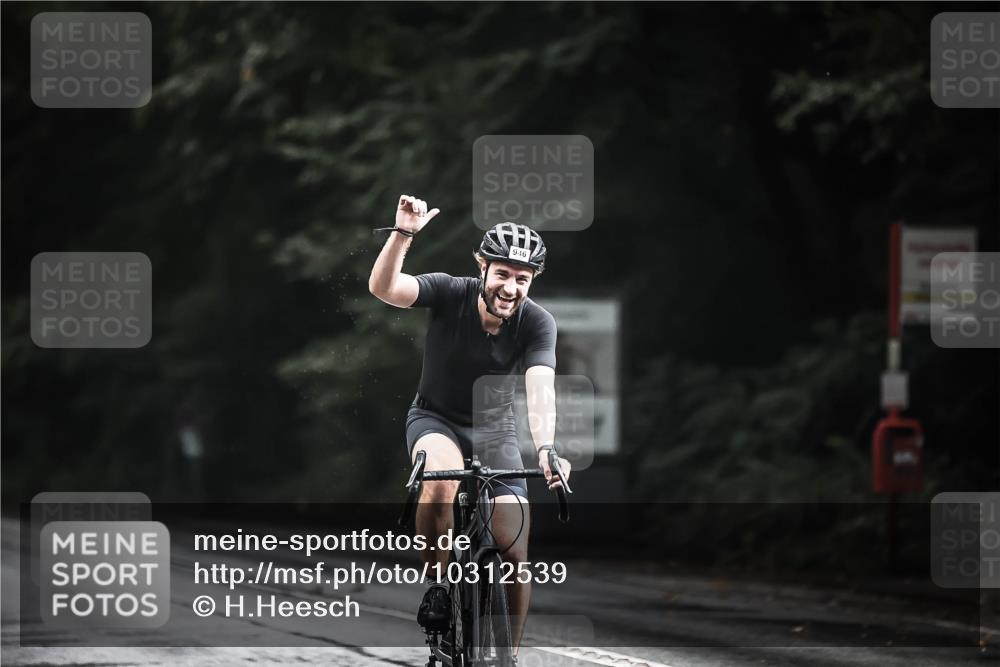 13.09.2026 - Stadtparktriathlon H.Heesch http://msf.ph/oto/10312539 13.09.2026 11:46:18 Radfahren 882, 939, 945, 946 meine-sportfotos.de