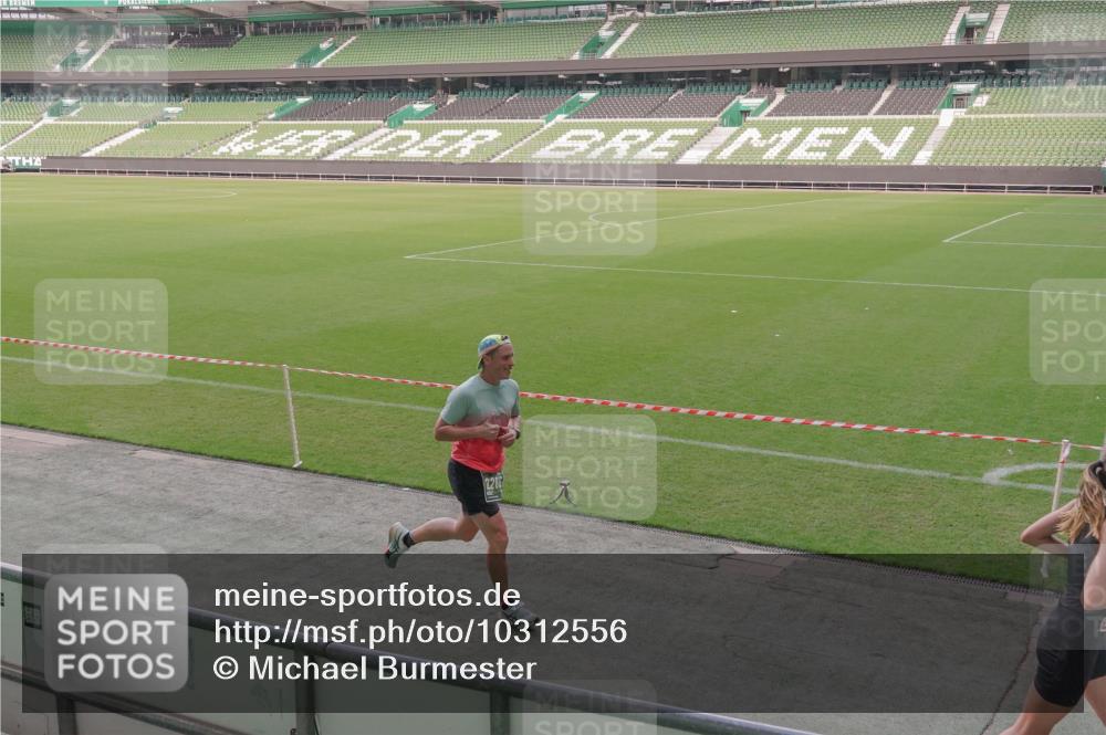 13.09.2026 - 21. swb-Marathon Bremen Michael Burmester http://msf.ph/oto/10312556 13.09.2026 12:48:26 Laufen im Stadion 382, 384, 524, 572, 621, 826, 889, 899, 1349, 1554, 1723, 1872, 1925, 2266, 2287, 2538, 2605, 2646, 2844, 2956, 3043, 3110, 3118, 3127, 3197, 3242, 3276, 3284, 3297, 3424, 3466, 3520, 3794, 3910, 4025, 4082, 4239, 4247, 4614, 4712, 4729, 4732, 4808, 4898, 4992, 5424, 5517, 5648, 5725, 5803, 5976, 6025, 6058, 6692, 6708, 6784, 6951, 7064, 7102, 7399, 7538, 7636, 7803, 7876, 8060, 8611, 8621, 8706, 8877, 8973, 8980, 8981, 9010, 9035, 9061, 9429, 9689, 9918, 9934, 13091 meine-sportfotos.de