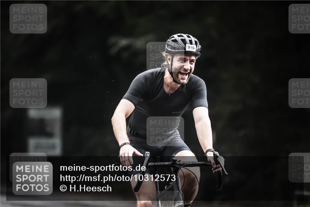 13.09.2026 - Stadtparktriathlon H.Heesch http://msf.ph/oto/10312573 13.09.2026 11:46:19 Radfahren 882, 939, 945, 946 meine-sportfotos.de