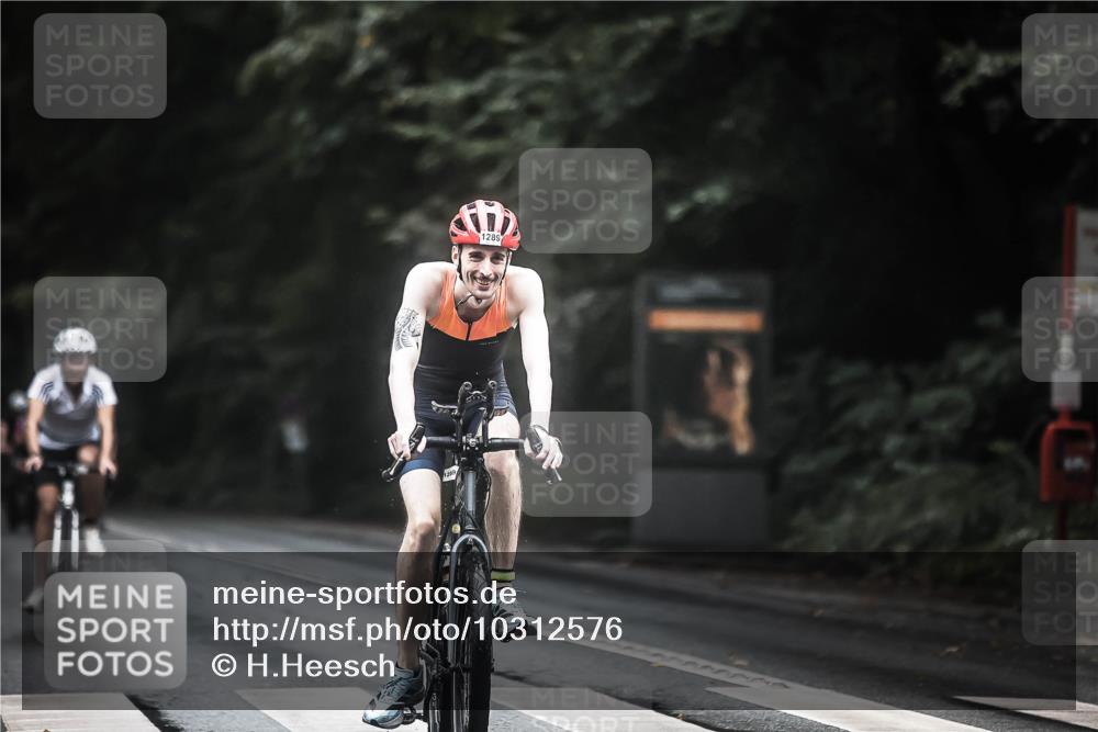 13.09.2026 - Stadtparktriathlon H.Heesch http://msf.ph/oto/10312576 13.09.2026 12:54:08 Radfahren 1137, 1138, 1211, 1214, 1248, 1289 meine-sportfotos.de