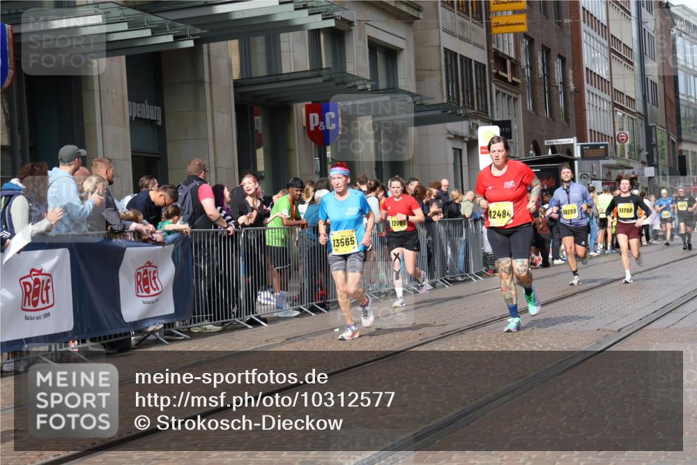 13.09.2026 - 21. swb-Marathon Bremen Strokosch-Dieckow http://msf.ph/oto/10312577 13.09.2026 10:55:49 Ziel 10246, 10298, 10365, 10443, 10670, 10690, 10699, 10703, 10949, 10957, 10960, 11219, 11280, 11570, 11693, 11782, 11790, 11972, 12061, 12452, 12476, 12484, 13565, 10203, 10243, 10256, 10297, 10374, 10379, 10423, 10529, 10550, 10703, 10788, 10809, 10881, 10952, 11377, 11414, 11510, 11557, 11748, 11862, 11941, 11975, 11977, 12030, 12108, 12125, 12143, 12150, 12188, 12348 meine-sportfotos.de