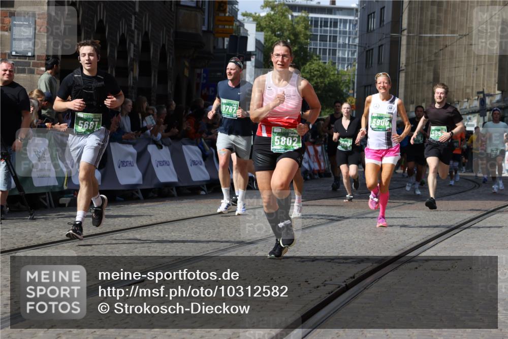13.09.2026 - 21. swb-Marathon Bremen Strokosch-Dieckow http://msf.ph/oto/10312582 13.09.2026 13:30:46 Ziel 625, 881, 1067, 2265, 2900, 3163, 3164, 3425, 4058, 4206, 4332, 4415, 4425, 4748, 4763, 5506, 5551, 6347, 6988, 7253, 7567, 7645, 7821, 8090, 8105, 8116, 8117, 8169, 8314, 8494, 8762, 8878, 8966, 9011, 9015, 9108, 9412, 9695, 9825, 244, 1189, 1479, 2902, 3360, 4251, 5600, 5681, 5802, 5900, 6307, 7198, 7760, 8543, 8616, 9290, 9507, 9653, 9767, 9937, 9958, 9962, 9976, 13152, 13215 meine-sportfotos.de