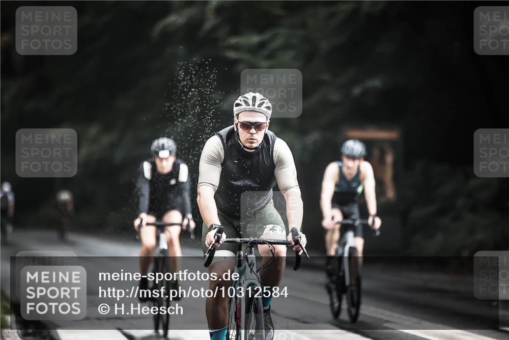 13.09.2026 - Stadtparktriathlon H.Heesch http://msf.ph/oto/10312584 13.09.2026 11:46:32 Radfahren 786, 835, 933 meine-sportfotos.de