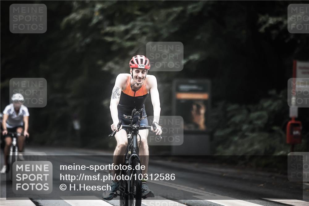 13.09.2026 - Stadtparktriathlon H.Heesch http://msf.ph/oto/10312586 13.09.2026 12:54:08 Radfahren 1137, 1138, 1211, 1214, 1248, 1289 meine-sportfotos.de