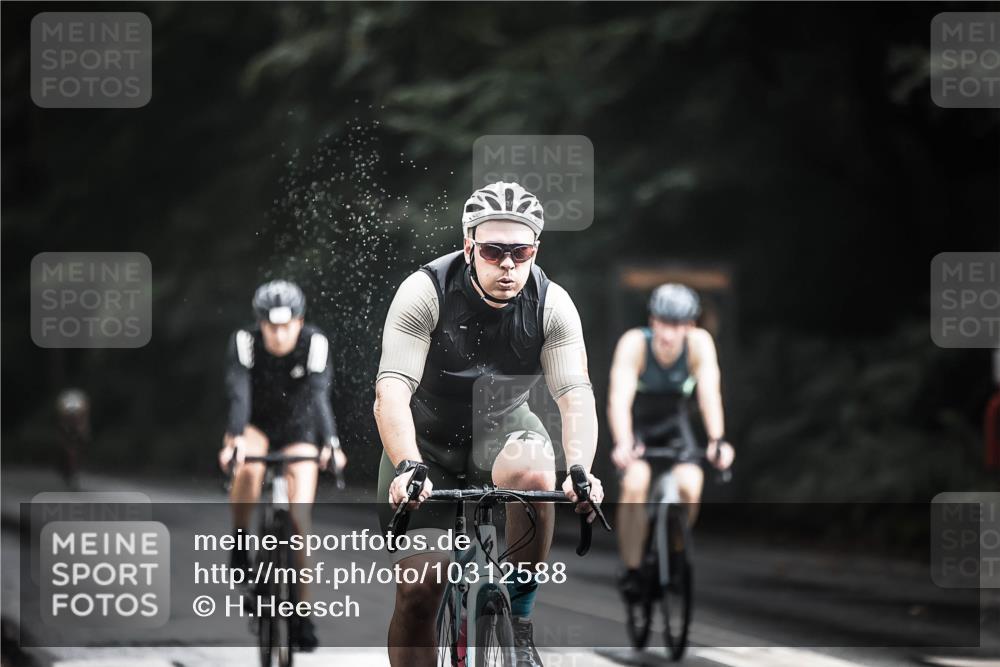 13.09.2026 - Stadtparktriathlon H.Heesch http://msf.ph/oto/10312588 13.09.2026 11:46:32 Radfahren 786, 835, 933 meine-sportfotos.de