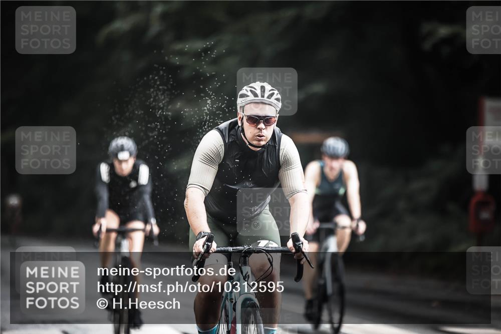 13.09.2026 - Stadtparktriathlon H.Heesch http://msf.ph/oto/10312595 13.09.2026 11:46:32 Radfahren 786, 835, 933 meine-sportfotos.de