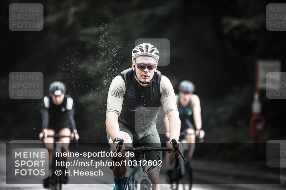 13.09.2026 - Stadtparktriathlon H.Heesch http://msf.ph/oto/10312602 13.09.2026 11:46:32 Radfahren 786, 835, 933 meine-sportfotos.de