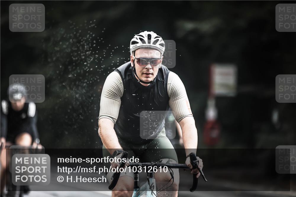 13.09.2026 - Stadtparktriathlon H.Heesch http://msf.ph/oto/10312610 13.09.2026 11:46:32 Radfahren 786, 835, 933 meine-sportfotos.de
