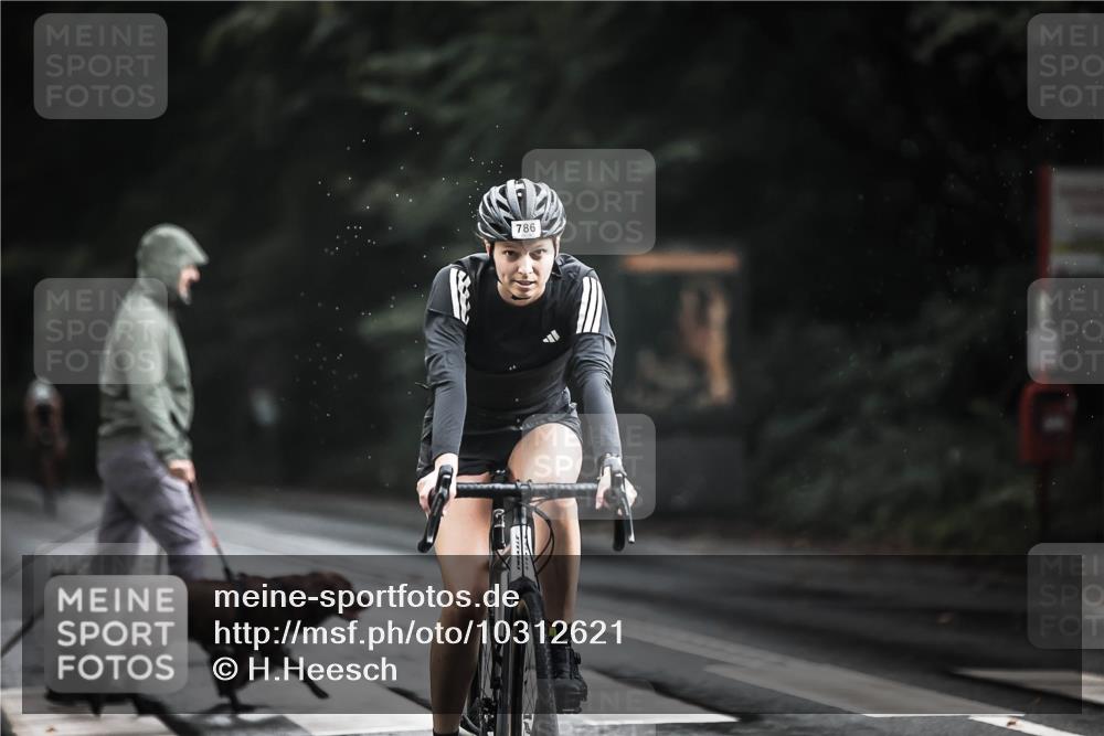 13.09.2026 - Stadtparktriathlon H.Heesch http://msf.ph/oto/10312621 13.09.2026 11:46:33 Radfahren 786, 835, 917, 933 meine-sportfotos.de
