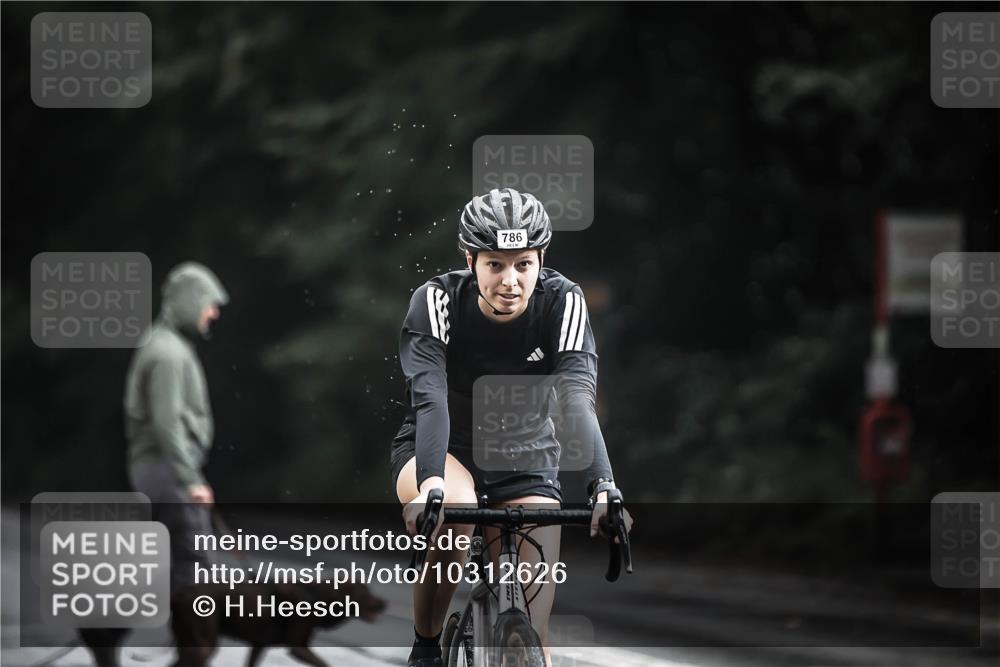 13.09.2026 - Stadtparktriathlon H.Heesch http://msf.ph/oto/10312626 13.09.2026 11:46:33 Radfahren 786, 835, 917, 933 meine-sportfotos.de