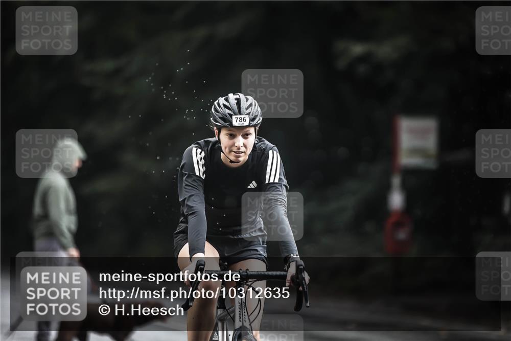 13.09.2026 - Stadtparktriathlon H.Heesch http://msf.ph/oto/10312635 13.09.2026 11:46:33 Radfahren 786, 835, 917, 933 meine-sportfotos.de