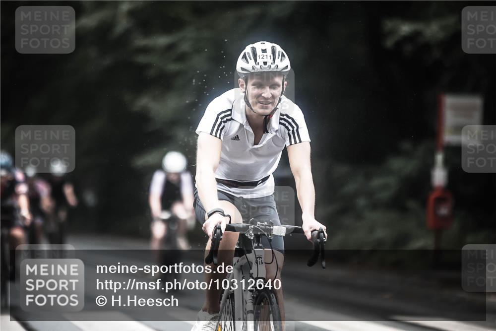 13.09.2026 - Stadtparktriathlon H.Heesch http://msf.ph/oto/10312640 13.09.2026 12:54:12 Radfahren 1137, 1138, 1140, 1170, 1204, 1211, 1242, 1289 meine-sportfotos.de