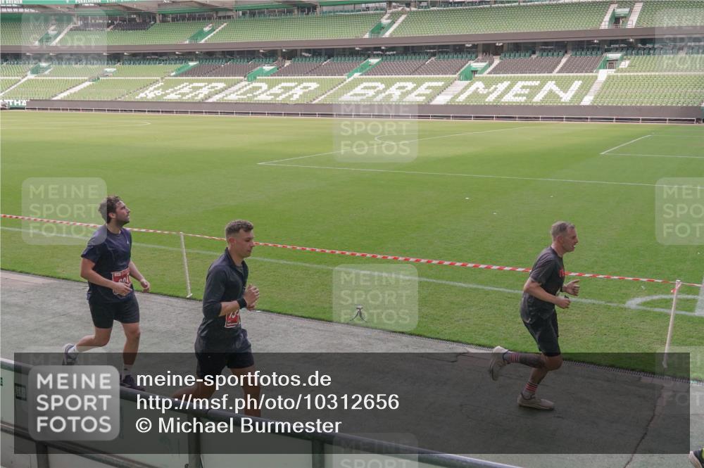 13.09.2026 - 21. swb-Marathon Bremen Michael Burmester http://msf.ph/oto/10312656 13.09.2026 12:48:38 Laufen im Stadion 382, 384, 524, 572, 621, 826, 889, 899, 1349, 1723, 1748, 1872, 1925, 2266, 2287, 2605, 2646, 2844, 2956, 3043, 3110, 3127, 3197, 3242, 3276, 3284, 3297, 3330, 3466, 3794, 3910, 3973, 4025, 4082, 4247, 4614, 4712, 4732, 4852, 4898, 4990, 4992, 5424, 5517, 5570, 5594, 5648, 5803, 5976, 6025, 6058, 6692, 6708, 6784, 6842, 6951, 7064, 7399, 7538, 7636, 7803, 7876, 8060, 8611, 8621, 8706, 8877, 8973, 8980, 8981, 9010, 9035, 9061, 9429, 9689, 9918, 9934, 13091 meine-sportfotos.de