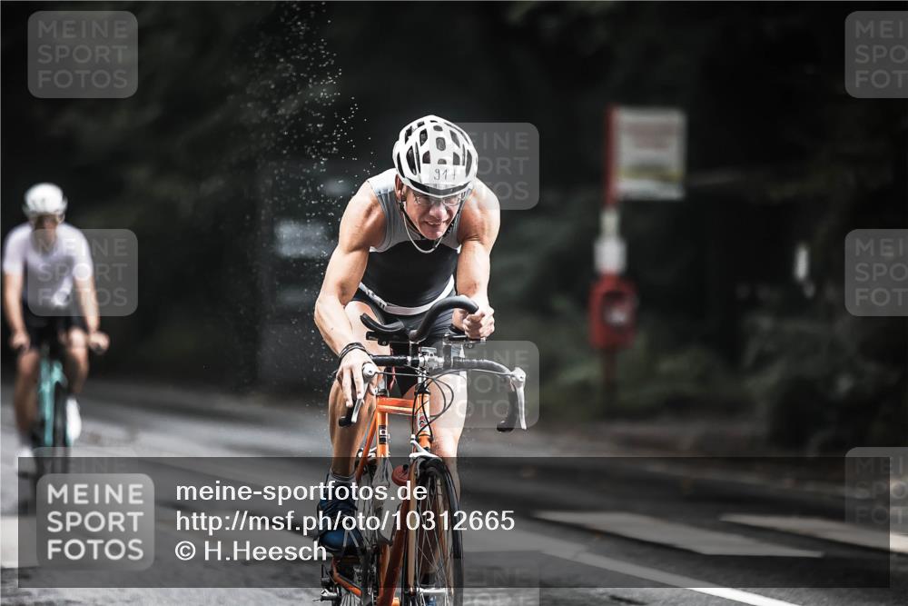 13.09.2026 - Stadtparktriathlon H.Heesch http://msf.ph/oto/10312665 13.09.2026 11:46:39 Radfahren 786, 835, 870, 917 meine-sportfotos.de