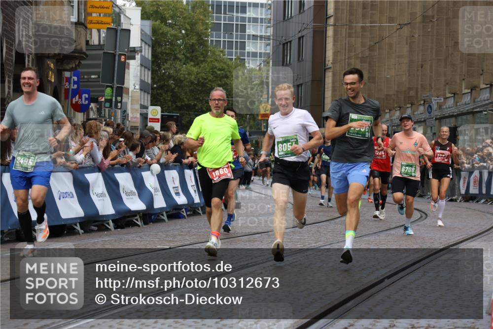 13.09.2026 - 21. swb-Marathon Bremen Strokosch-Dieckow http://msf.ph/oto/10312673 13.09.2026 13:04:51 Ziel 650, 744, 1223, 1224, 1860, 2207, 2956, 3284, 4239, 7871, 8701, 8936, 9070, 13034, 1336, 3196, 4729, 6708, 7538, 8054, 9306, 9495 meine-sportfotos.de