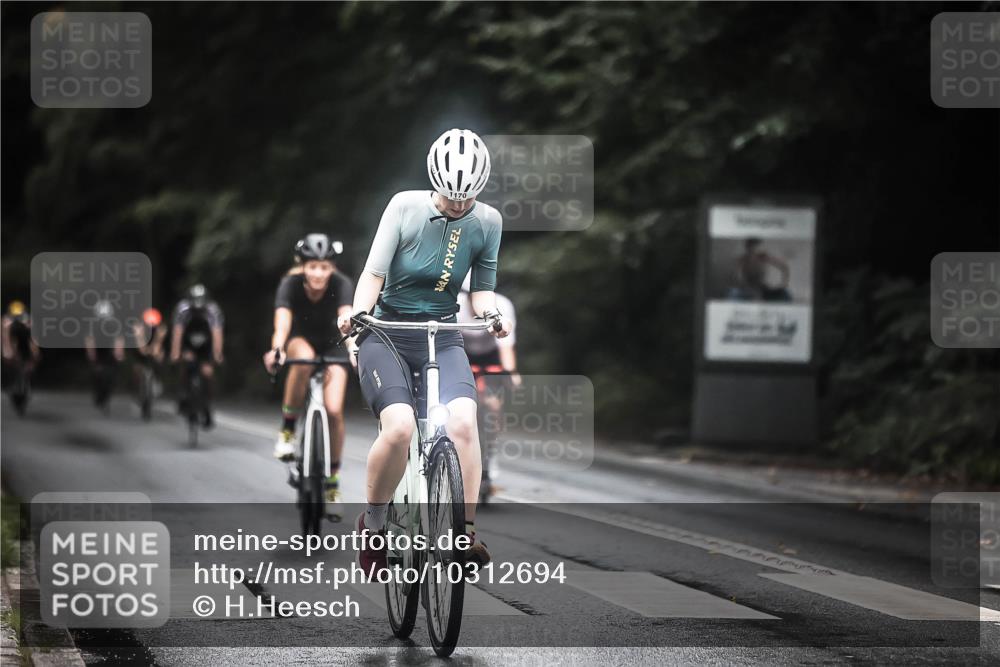 13.09.2026 - Stadtparktriathlon H.Heesch http://msf.ph/oto/10312694 13.09.2026 12:54:17 Radfahren 1137, 1138, 1140, 1170, 1189, 1204, 1211, 1242, 1273, 1400 meine-sportfotos.de
