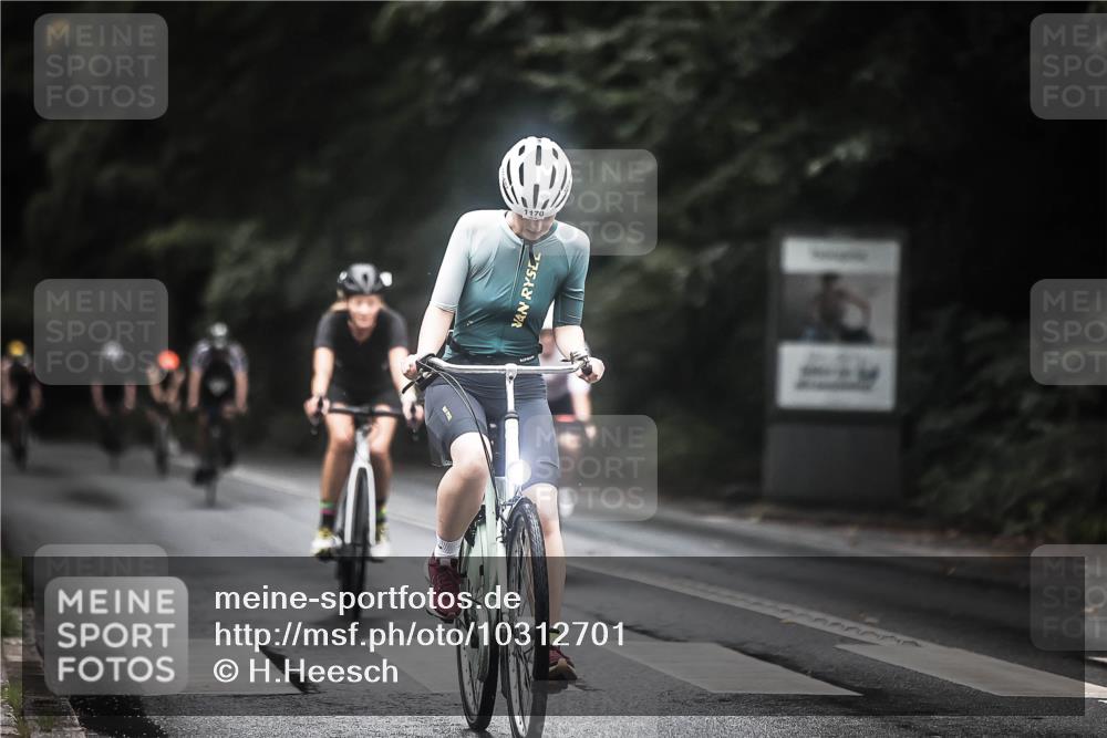 13.09.2026 - Stadtparktriathlon H.Heesch http://msf.ph/oto/10312701 13.09.2026 12:54:17 Radfahren 1137, 1138, 1140, 1170, 1189, 1204, 1211, 1242, 1273, 1400 meine-sportfotos.de