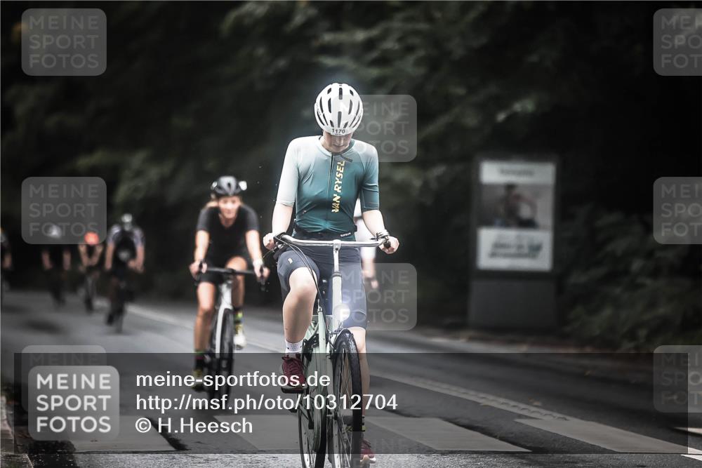 13.09.2026 - Stadtparktriathlon H.Heesch http://msf.ph/oto/10312704 13.09.2026 12:54:17 Radfahren 1137, 1138, 1140, 1170, 1189, 1204, 1211, 1242, 1273, 1400 meine-sportfotos.de