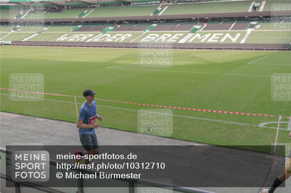 13.09.2026 - 21. swb-Marathon Bremen Michael Burmester http://msf.ph/oto/10312710 13.09.2026 12:48:43 Laufen im Stadion 382, 384, 524, 572, 621, 826, 889, 899, 1349, 1723, 1748, 1872, 1925, 2266, 2287, 2605, 2844, 2956, 3043, 3110, 3127, 3197, 3242, 3276, 3297, 3330, 3466, 3794, 3910, 3973, 4033, 4082, 4247, 4614, 4712, 4732, 4852, 4898, 4990, 4992, 5424, 5517, 5570, 5594, 5648, 5803, 5976, 6025, 6058, 6692, 6708, 6784, 6842, 6951, 7064, 7399, 7538, 7636, 7803, 7876, 8060, 8611, 8621, 8706, 8877, 8973, 8980, 8981, 9010, 9035, 9429, 9689, 9918, 13091 meine-sportfotos.de