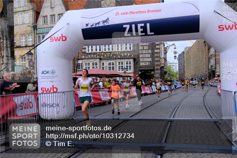 13.09.2026 - 21. swb-Marathon Bremen Tim E. http://msf.ph/oto/10312734 13.09.2026 10:54:26 Ziel 10822, 10947, 10996, 11010, 11290, 11329, 11361, 11476, 11765, 11843, 11989, 11998, 12356, 12435, 13531 meine-sportfotos.de