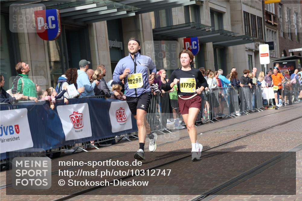 13.09.2026 - 21. swb-Marathon Bremen Strokosch-Dieckow http://msf.ph/oto/10312747 13.09.2026 10:55:54 Ziel 10184, 10211, 10246, 10298, 10322, 10365, 10443, 10670, 10699, 10949, 10957, 10960, 11219, 11280, 11317, 11570, 11693, 11782, 11790, 12061, 12452, 12476, 13565, 10243, 10297, 10374, 10379, 10423, 10529, 10550, 10690, 10703, 10788, 10809, 10881, 10952, 11377, 11510, 11557, 11862, 11972, 11975, 12061, 12108, 12125, 12143, 12150, 12188, 12484 meine-sportfotos.de