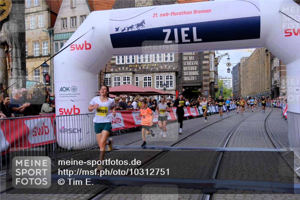 13.09.2026 - 21. swb-Marathon Bremen Tim E. http://msf.ph/oto/10312751 13.09.2026 10:54:26 Ziel 10822, 10947, 10996, 11010, 11290, 11329, 11361, 11476, 11765, 11843, 11989, 11998, 12356, 12435, 13531 meine-sportfotos.de