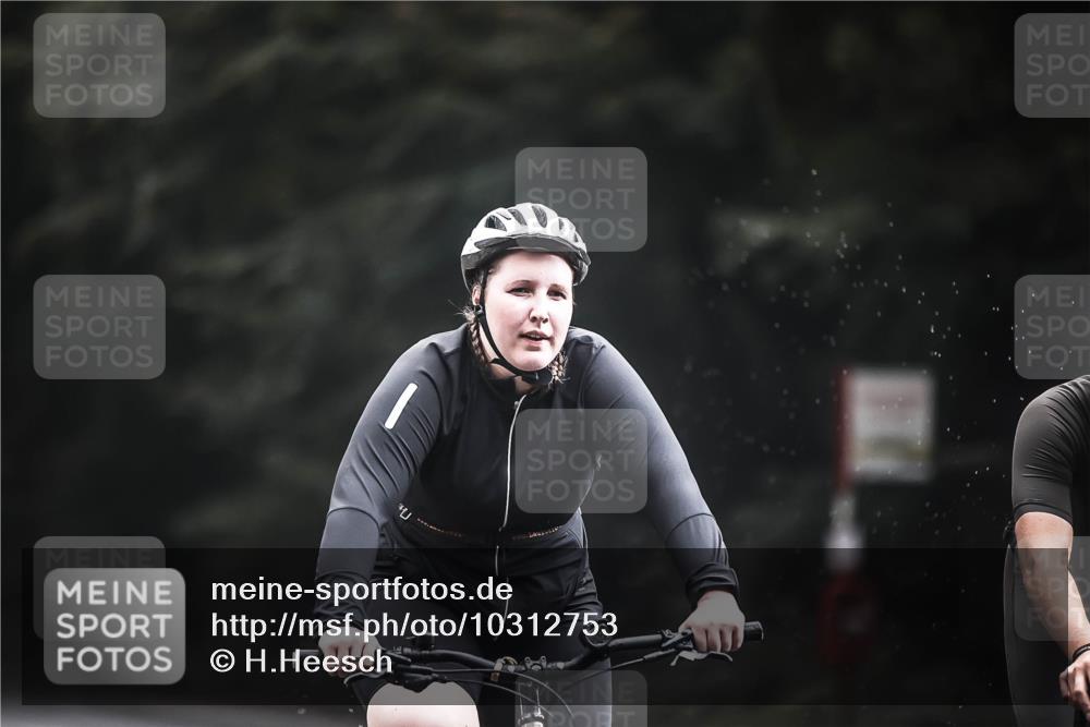 13.09.2026 - Stadtparktriathlon H.Heesch http://msf.ph/oto/10312753 13.09.2026 11:46:52 Radfahren 794, 834, 838, 860 meine-sportfotos.de