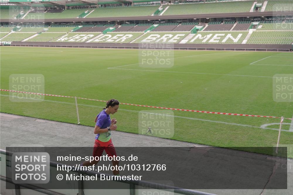 13.09.2026 - 21. swb-Marathon Bremen Michael Burmester http://msf.ph/oto/10312766 13.09.2026 12:48:52 Laufen im Stadion 382, 384, 524, 572, 779, 826, 889, 899, 1349, 1723, 1748, 1872, 1925, 2266, 2287, 2605, 2750, 2844, 2909, 2956, 3043, 3110, 3127, 3197, 3242, 3276, 3330, 3466, 3794, 3910, 3973, 4033, 4082, 4247, 4614, 4712, 4732, 4743, 4852, 4898, 4990, 4992, 5424, 5517, 5570, 5594, 5648, 5803, 6025, 6058, 6692, 6708, 6784, 6842, 6951, 7064, 7399, 7538, 7636, 7803, 7876, 8611, 8621, 8706, 8877, 8973, 8980, 8981, 9010, 9035, 9429, 13091 meine-sportfotos.de