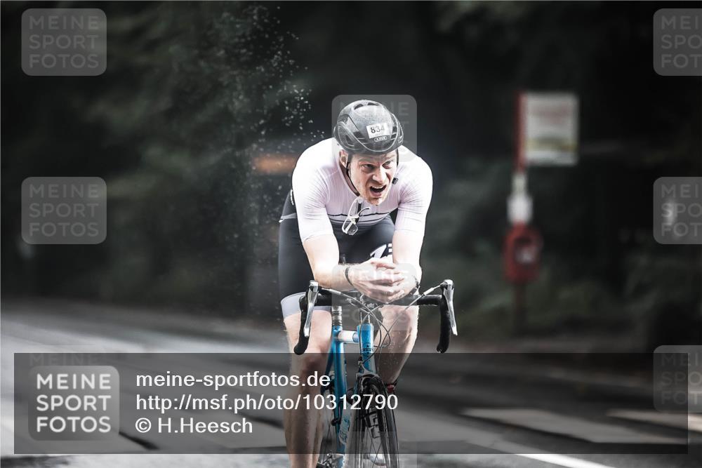 13.09.2026 - Stadtparktriathlon H.Heesch http://msf.ph/oto/10312790 13.09.2026 11:46:57 Radfahren 794, 834, 860 meine-sportfotos.de