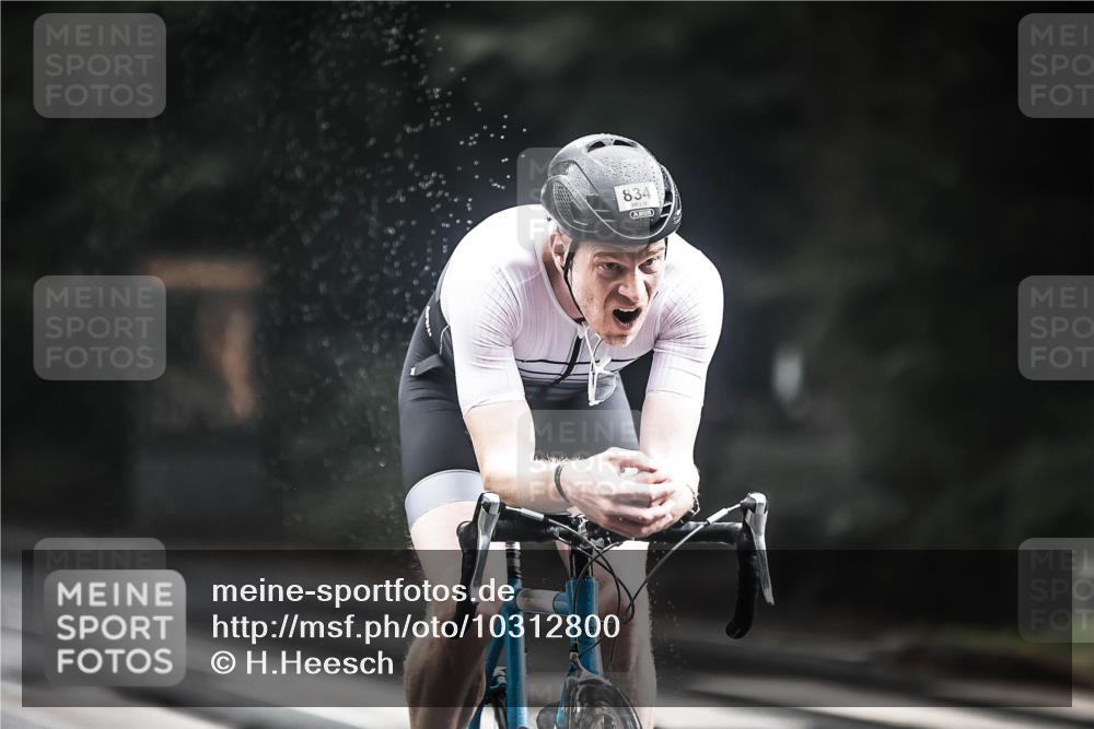 13.09.2026 - Stadtparktriathlon H.Heesch http://msf.ph/oto/10312800 13.09.2026 11:46:57 Radfahren 794, 834, 860 meine-sportfotos.de