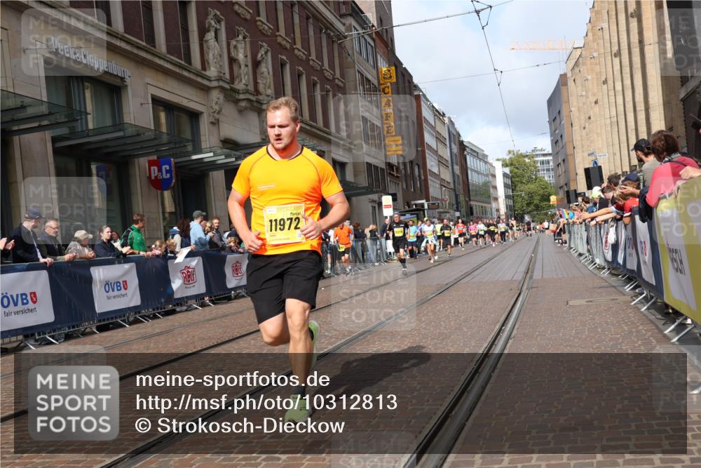 13.09.2026 - 21. swb-Marathon Bremen Strokosch-Dieckow http://msf.ph/oto/10312813 13.09.2026 10:55:57 Ziel 10184, 10211, 10246, 10298, 10322, 10365, 10443, 10670, 10675, 10699, 10844, 10949, 10957, 10960, 11219, 11256, 11280, 11317, 11570, 11693, 11782, 11790, 11795, 12452, 12476, 10243, 10298, 10374, 10379, 10423, 10529, 10550, 10690, 10703, 10809, 10952, 11377, 11510, 11790, 11972, 12061, 12108, 12125, 12143, 12188, 12484, 13565 meine-sportfotos.de