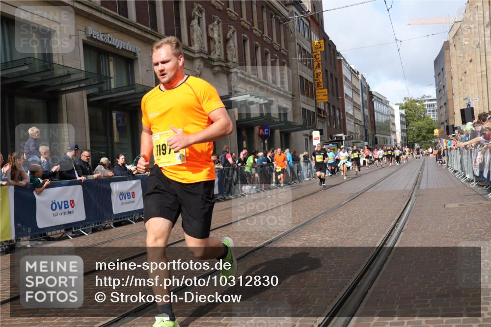 13.09.2026 - 21. swb-Marathon Bremen Strokosch-Dieckow http://msf.ph/oto/10312830 13.09.2026 10:55:57 Ziel 10184, 10211, 10246, 10298, 10322, 10365, 10443, 10670, 10675, 10699, 10844, 10949, 10957, 10960, 11219, 11256, 11280, 11317, 11570, 11693, 11782, 11790, 11795, 12452, 12476, 10243, 10298, 10374, 10379, 10423, 10529, 10550, 10690, 10703, 10809, 10952, 11377, 11510, 11790, 11972, 12061, 12108, 12125, 12143, 12188, 12484, 13565 meine-sportfotos.de
