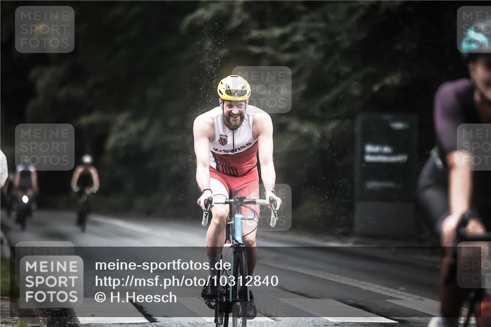 13.09.2026 - Stadtparktriathlon H.Heesch http://msf.ph/oto/10312840 13.09.2026 12:54:26 Radfahren 1087, 1193, 1273, 1299, 1400 meine-sportfotos.de