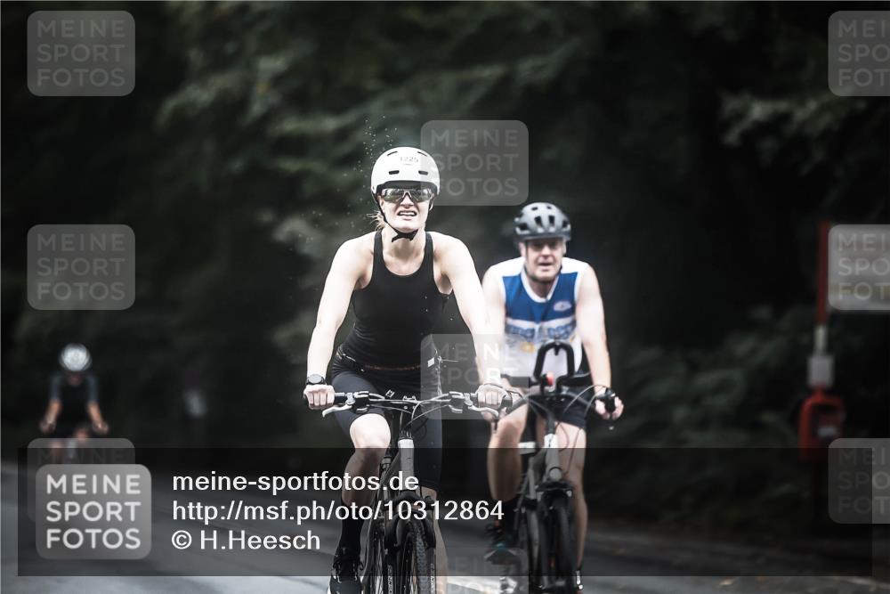 13.09.2026 - Stadtparktriathlon H.Heesch http://msf.ph/oto/10312864 13.09.2026 12:54:33 Radfahren 1101, 1225, 1226, 1308 meine-sportfotos.de
