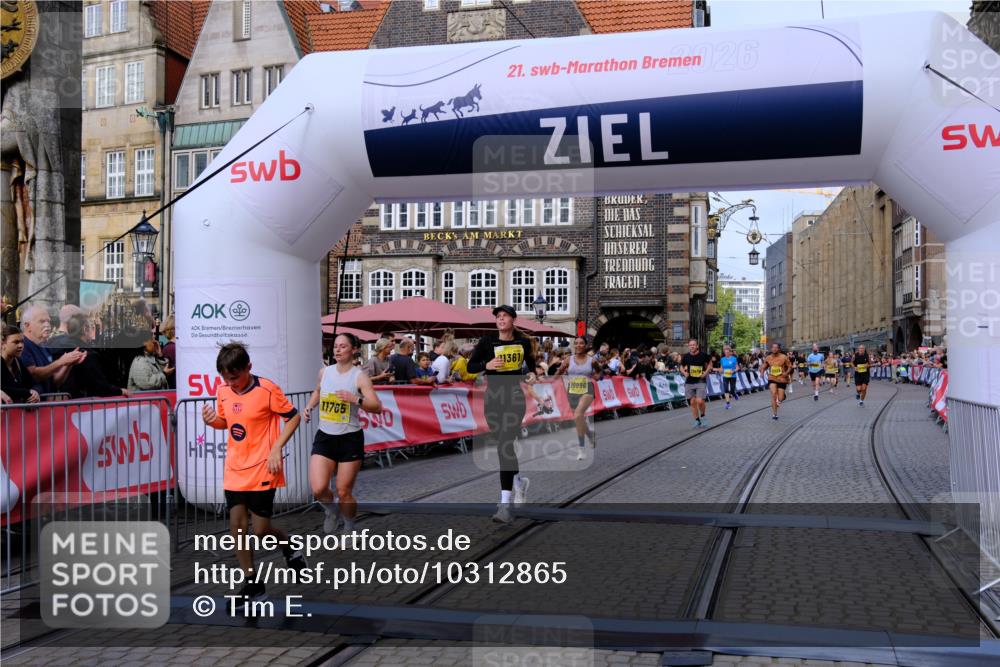 13.09.2026 - 21. swb-Marathon Bremen Tim E. http://msf.ph/oto/10312865 13.09.2026 10:54:28 Ziel 10359, 10577, 10749, 10822, 10947, 10996, 11010, 11099, 11118, 11290, 11329, 11361, 11476, 11765, 11843, 11989, 11998, 13531 meine-sportfotos.de