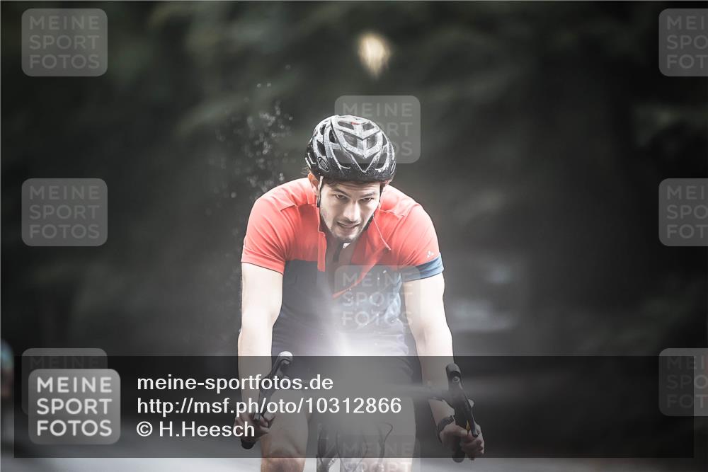13.09.2026 - Stadtparktriathlon H.Heesch http://msf.ph/oto/10312866 13.09.2026 11:47:06 Radfahren 893, 905 meine-sportfotos.de