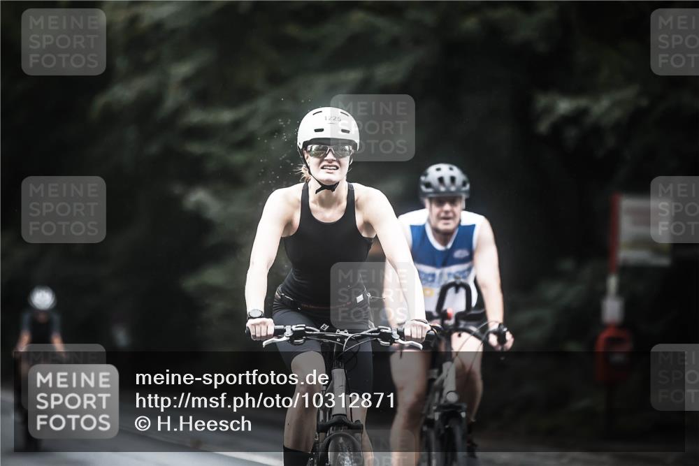 13.09.2026 - Stadtparktriathlon H.Heesch http://msf.ph/oto/10312871 13.09.2026 12:54:33 Radfahren 1101, 1225, 1226, 1308 meine-sportfotos.de