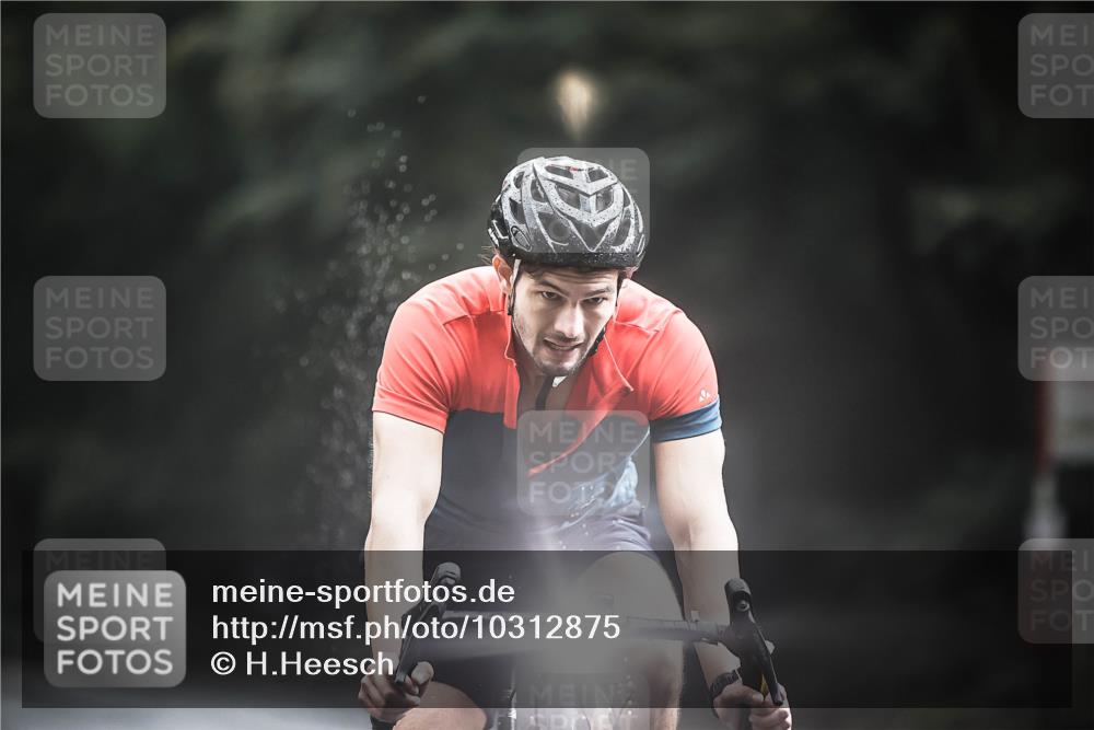 13.09.2026 - Stadtparktriathlon H.Heesch http://msf.ph/oto/10312875 13.09.2026 11:47:06 Radfahren 893, 905 meine-sportfotos.de