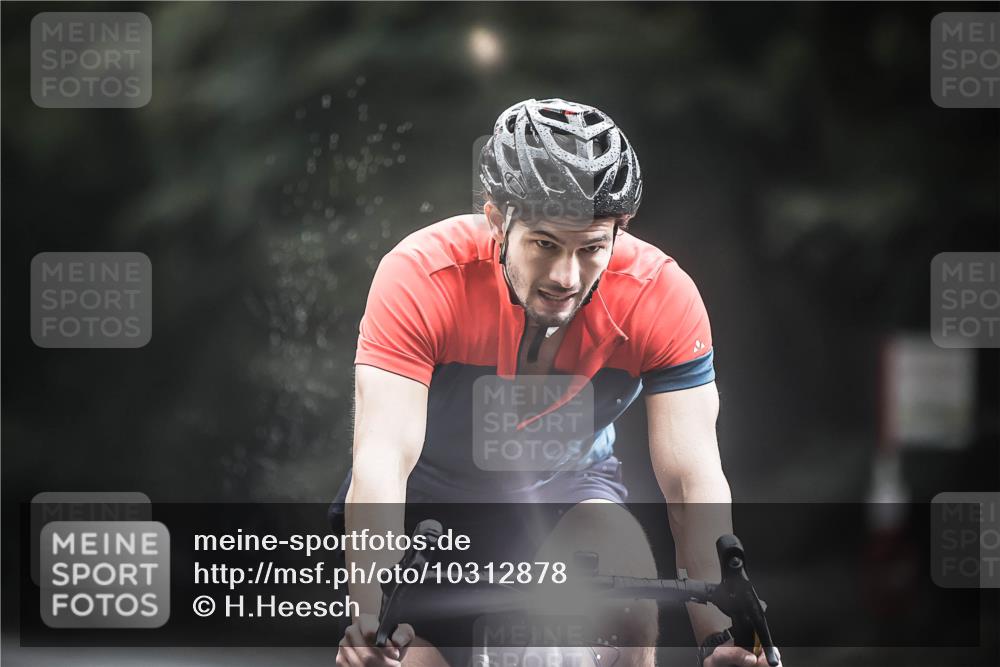 13.09.2026 - Stadtparktriathlon H.Heesch http://msf.ph/oto/10312878 13.09.2026 11:47:06 Radfahren 893, 905 meine-sportfotos.de