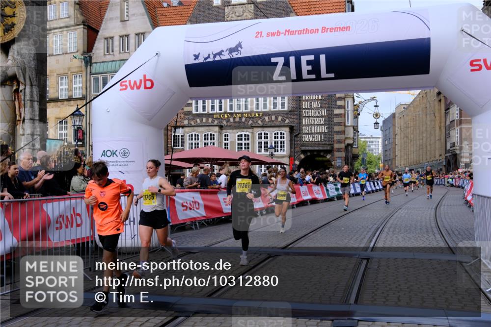 13.09.2026 - 21. swb-Marathon Bremen Tim E. http://msf.ph/oto/10312880 13.09.2026 10:54:28 Ziel 10359, 10577, 10749, 10822, 10947, 10996, 11010, 11099, 11118, 11290, 11329, 11361, 11476, 11765, 11843, 11989, 11998, 13531 meine-sportfotos.de